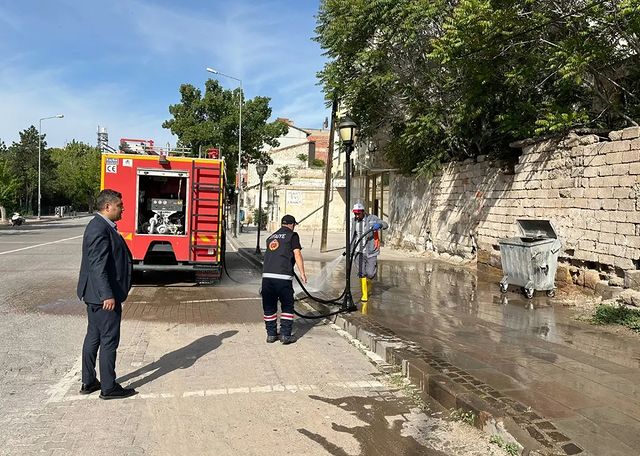 İklim Değişikliği ve Sıfır Atık Müdürlüğü'nden Temizlik Faaliyetleri