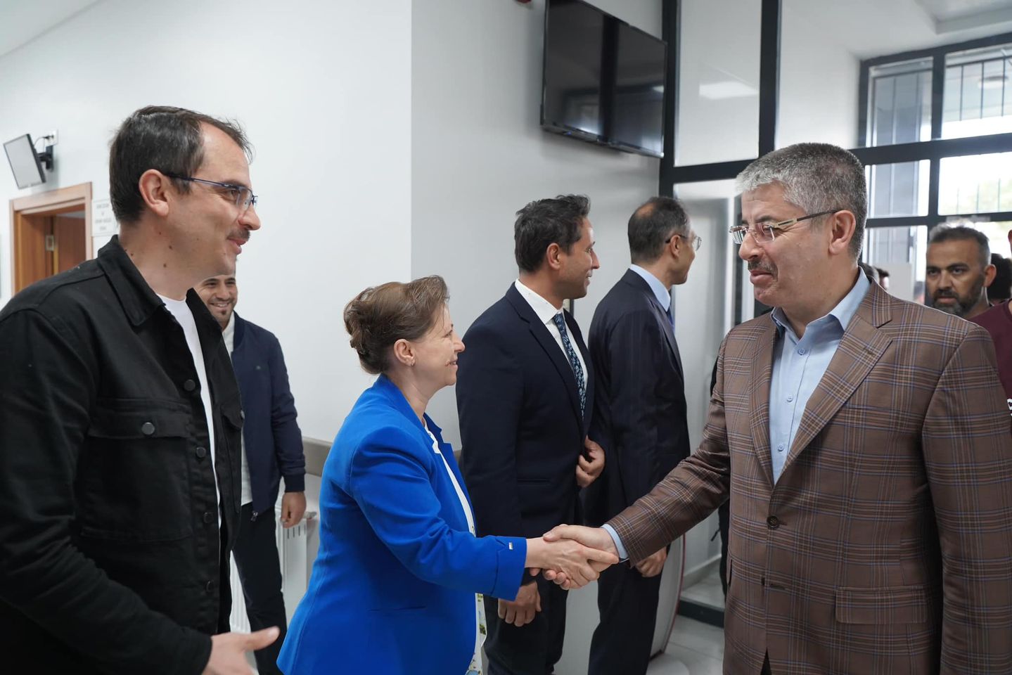 Kayseri Kocasinan bölgesinde Yeni Sağlık Merkezi ve Park Açıldı