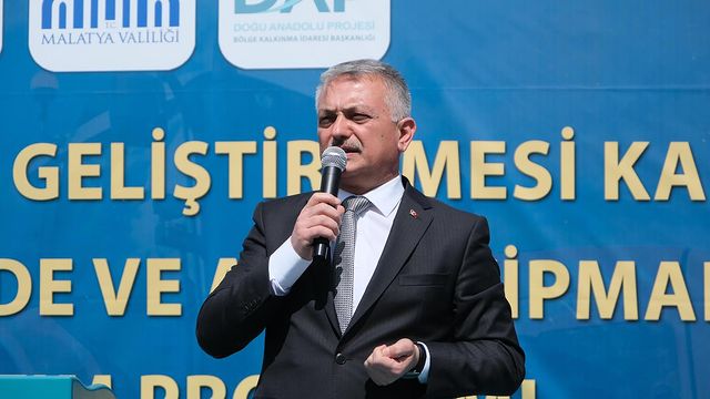 14 Mayıs Dünya Çiftçiler Günü'nde Tarımsal Üretimi Geliştirmek İçin Dağıtım Programı Düzenlendi
