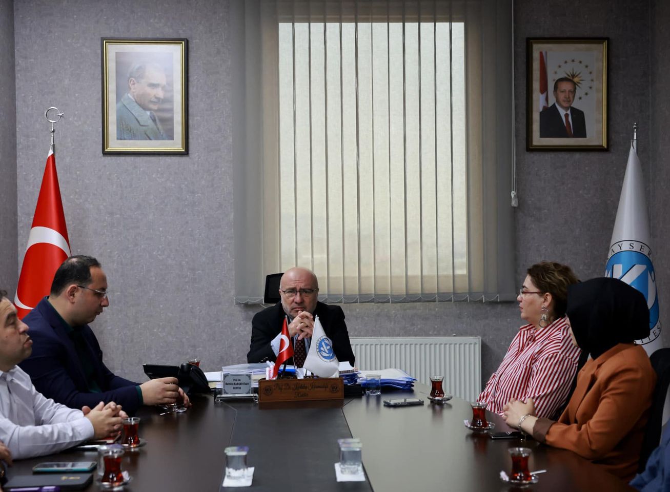 Kayseri Üniversitesi Rektörü Prof. Dr. Kurtuluş Karamustafa, Mühendislik, Mimarlık ve Tasarım Fakültesi Yazılım Mühendisliği Bölümü ile Bir Araya Geldi