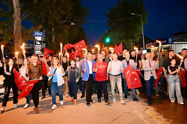 Malatya Valisi Ersin Yazıcı Fener Alayı Yürüyüşüne Katıldı