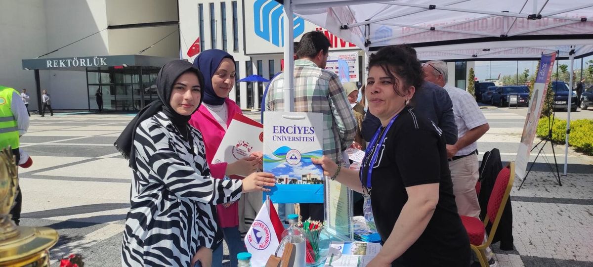 Anadolu Üniversiteler Birliği, Sivas'ta Üniversite Tanıtım Fuarı Düzenliyor