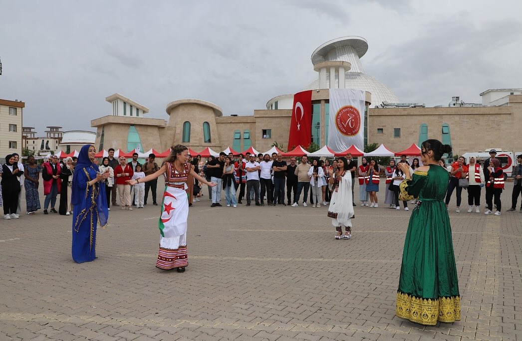 Nevşehir Hacı Bektaş Veli Üniversitesi'nde Bilim, Kültür, Sanat ve Spor Şenliği Devam Ediyor