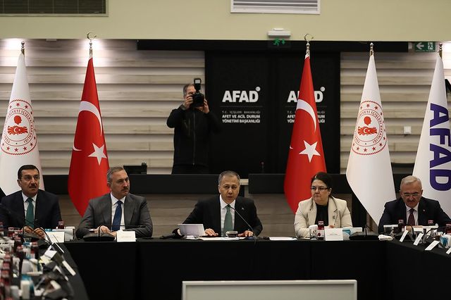 İçişleri Bakanı Ali Yerlikaya, AFAD Yetkilileri ve İlgili Kurum Temsilcileriyle Toplantı Gerçekleştirdi