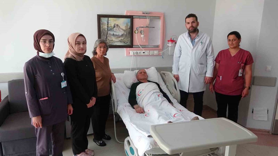 94 Yaşında Kanseri Yendi