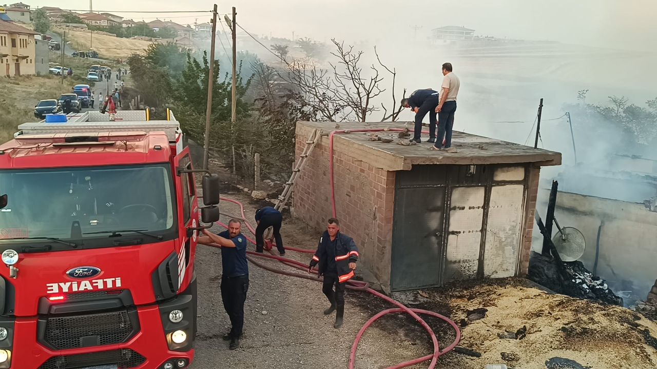 Malatya'da 12 Noktada Çıkan Yangınlar Kontrol Altına Alındı