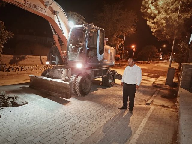 Derinkuyu Belediyesi Yol Çalışmalarına Gece Mesaisiyle Devam Ediyor