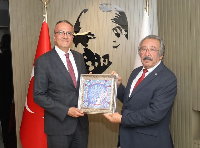 Kapadokya Üniversitesi Rektörü Avanos Belediye Başkanı'nı Ziyaret Etti