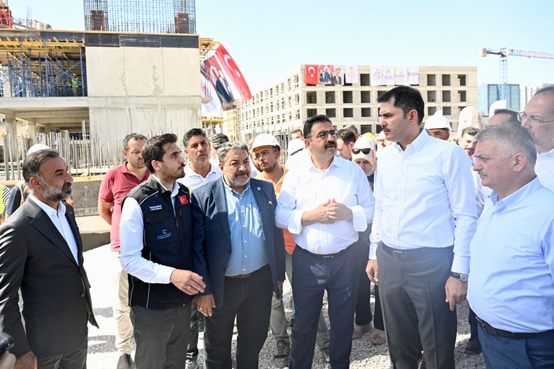 Çevre Bakanı Murat Kurum, Malatya'da Deprem Sonrası Çalışmaları İnceledi