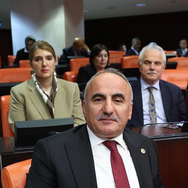 AK PARTİ Milletvekili Kara Ölmeztoprak, Sokak Hayvanları İçin Kanun Teklifi Üzerinde Çalışıyor