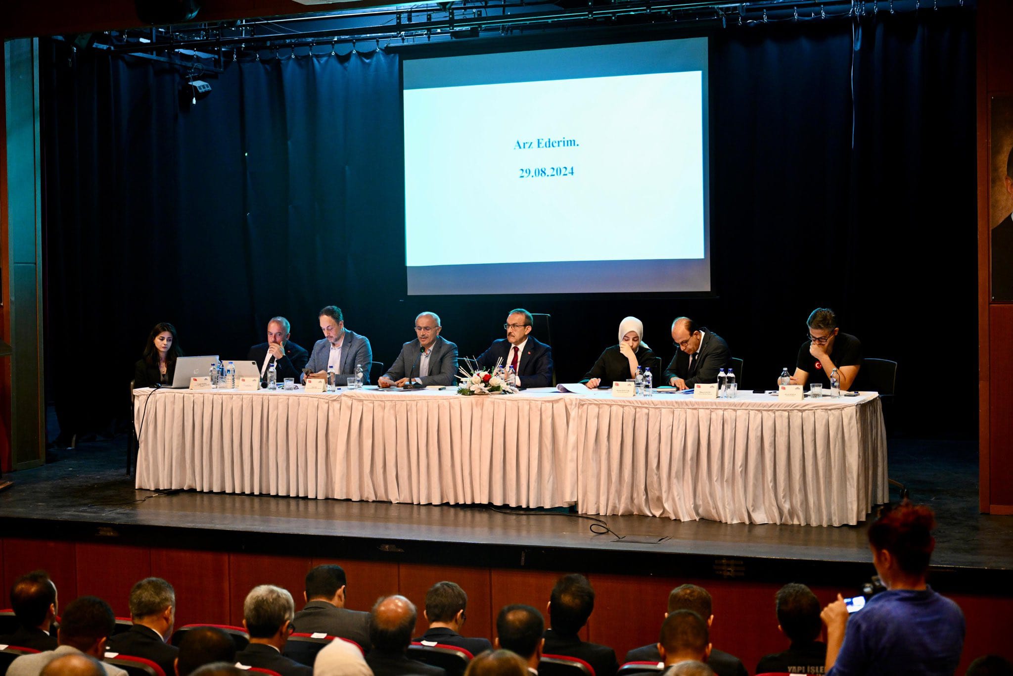 Vali Seddar Yavuz Başkanlığında Yeşilyurt Muhtarlar Toplantısı Gerçekleştirildi