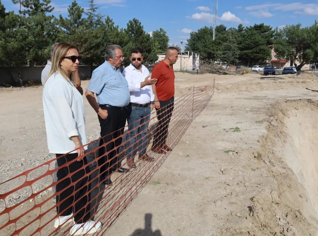 Belediye Başkanı Mustafa Kenan Sarıtaş ve MHP TBMM Grup Başkan Vekili Prof. Dr. Filiz Kılıç Yerel Bir Projeyi Tanıttı