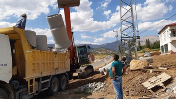 Doğanşehir Belediyesi, Mahallelerdeki Altyapı ve Yol Çalışmalarını Sürdürüyor