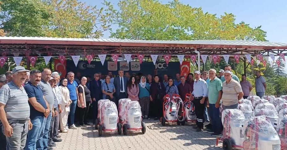 Arguvan'da Süt Sağım Makineleri Dağıtımı Gerçekleştirildi