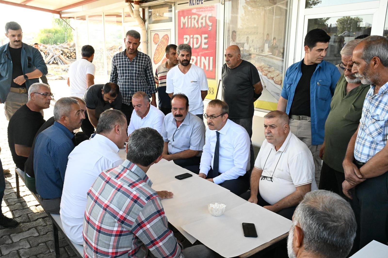 Vali Seddar Yavuz Deprem Sonrası Esnafları Ziyaret Etti