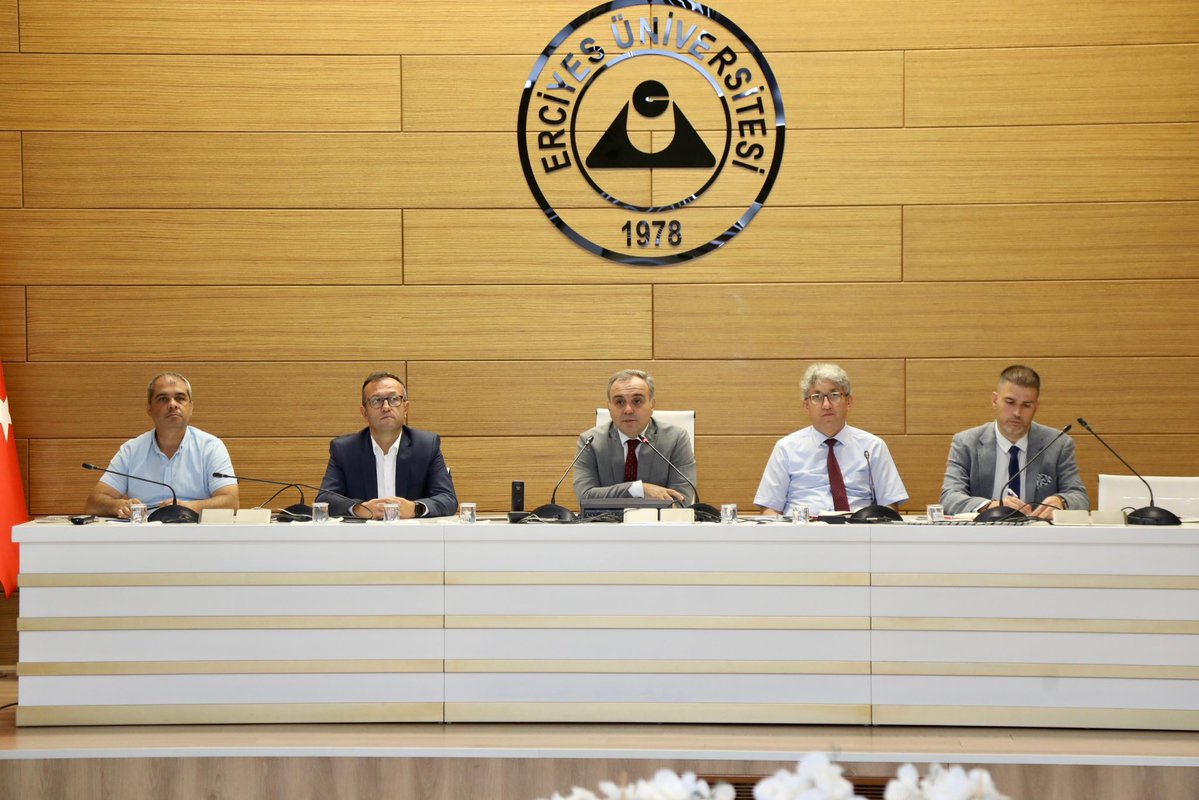 Üniversitenin Ar-Ge faaliyetleri üzerine toplantı düzenlendi