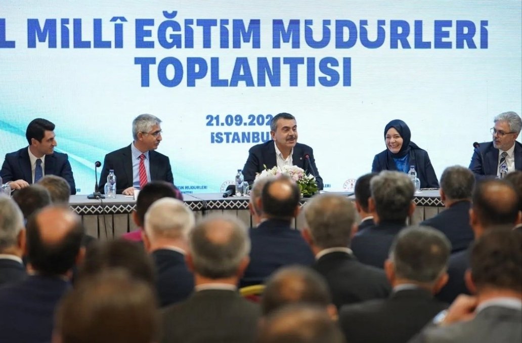 Kayseri İl Millî Eğitim Müdürü Coşkun Esen İstanbul'da Toplantıya Katıldı