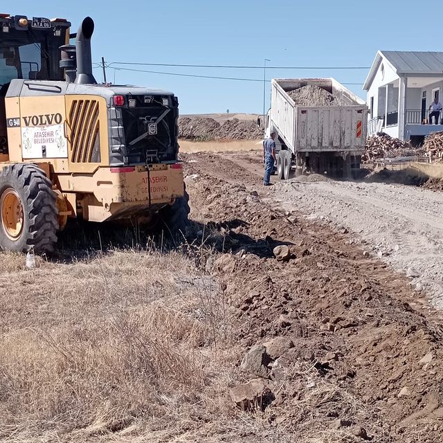 Emekçiler Mahallelerde Bakım ve Onarım Çalışmalarına Devam Ediyor