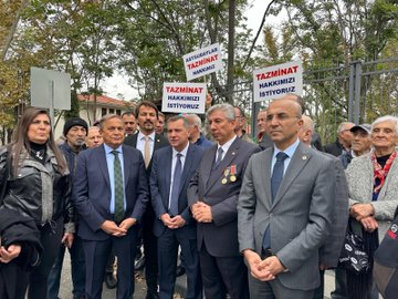 
        Milli Savunma Komisyonu Üyeleri, Türkiye Emekli Astsubaylar Derneği'nin Tazminat Hakları İçin Düzenlediği Eyleme Katıldı
    