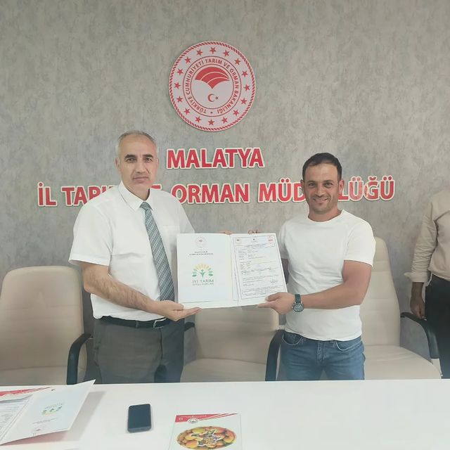 Malatya'da Kayısı Üreticilerine İyi Tarım Uygulamaları Sertifikaları Verildi