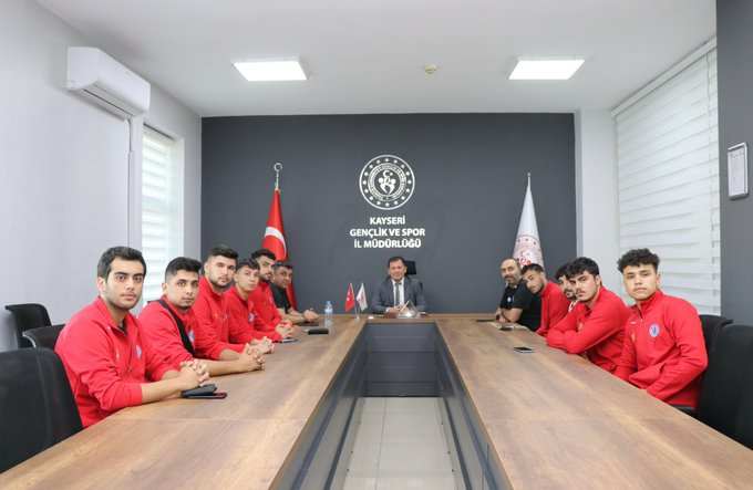 Türkiye Voleybol Federasyonu 2. Lig Müsabakası İçin Mado 6 Şubat Maraş Spor Kulübü Kayseri'ye Gitti