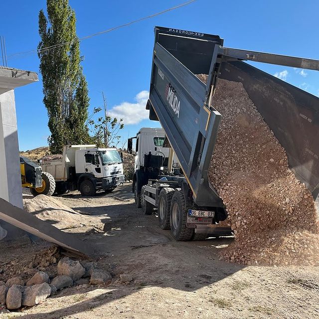 Akçadağ İlçesi'nde Yol Bakım Çalışmaları Başladı