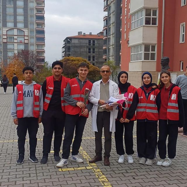Akmercan Anadolu Lisesi'nde Öğretmenler Günü Kutlaması Gerçekleşti
