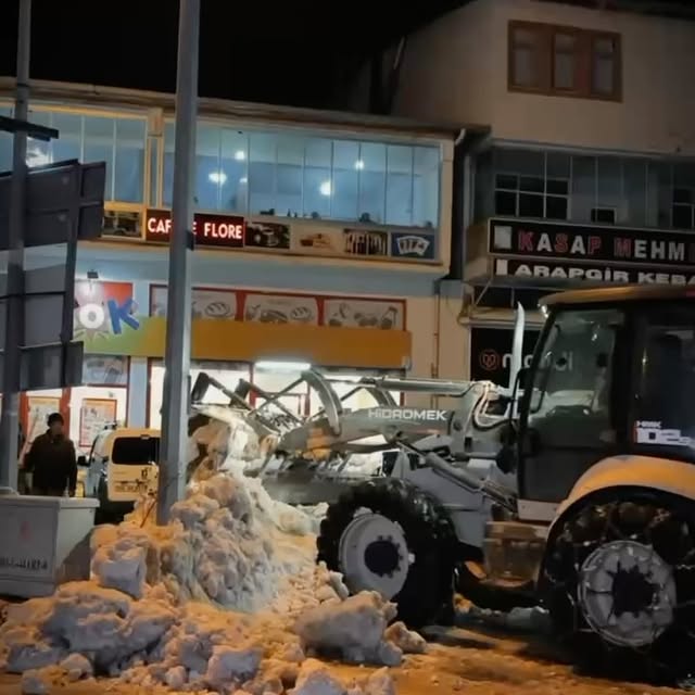 Cadde ve Sokaklarda Ulaşım Güvenliği İçin Çalışmalar Sürüyor