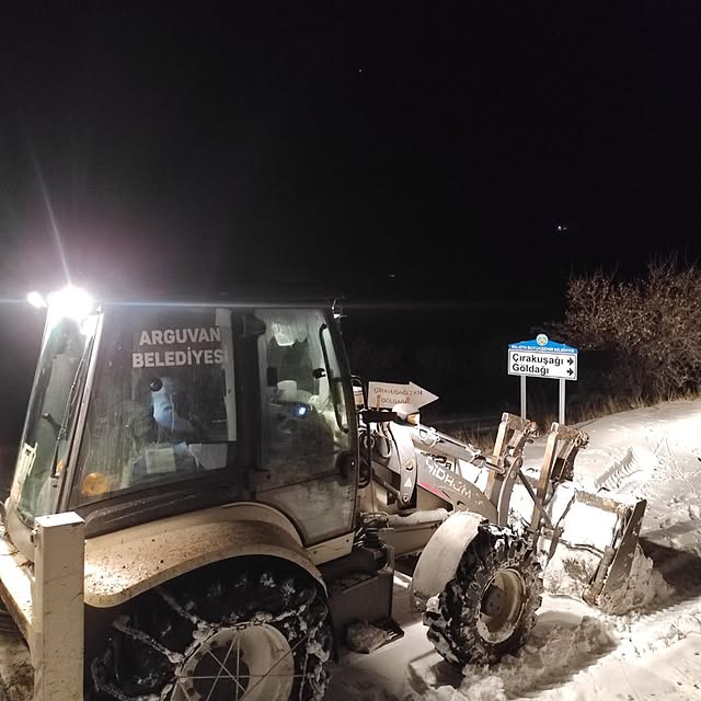 Arguvan’da Kar Temizleme Çalışmaları Devam Ediyor