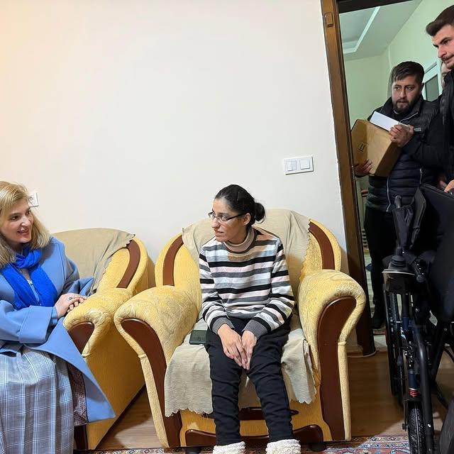 AK Parti Heyeti Develi Mahallesi'nde Özel Gereksinimli Merve'yi Ziyaret Etti