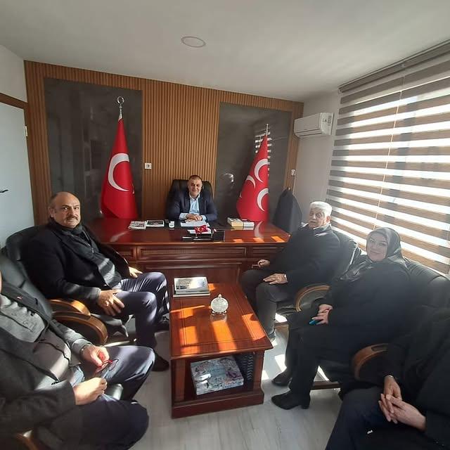 Malatya'da Yeşilyurt Belediye Başkan Yardımcılığı görevini yürüten Naci Şavata, Hak Bir Çalışan ve Emekliler Derneği Malatya İl Başkanı Ahmet Sürücü ile bir araya geldi