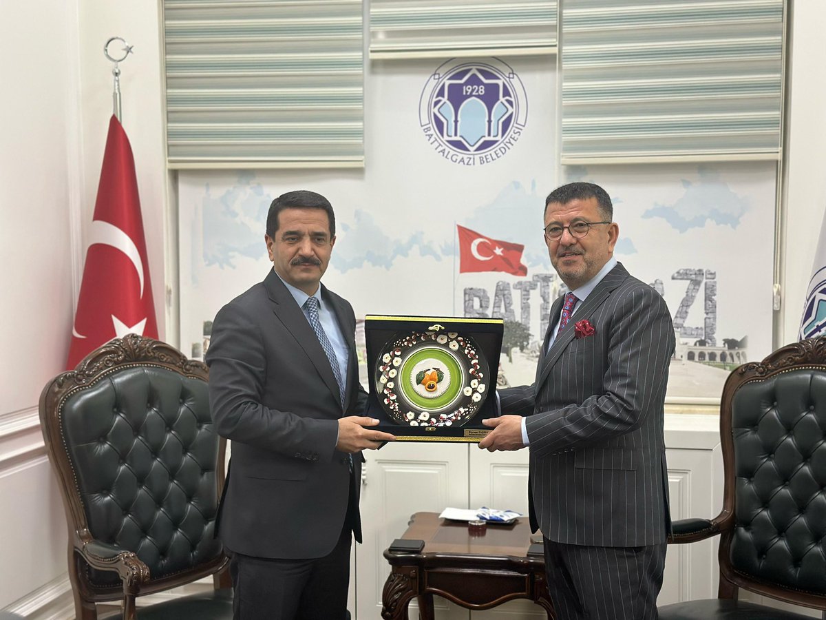 CHP Malatya Milletvekili Veli Ağbaba, Battalgazi Belediye Başkanı Bayram Taşkın'ı Ziyaret Etti
