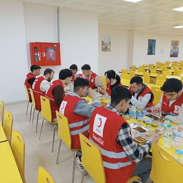 Türk Kızılay Malatya Şubesi'nde 'Günün Gönüllü İftarı'