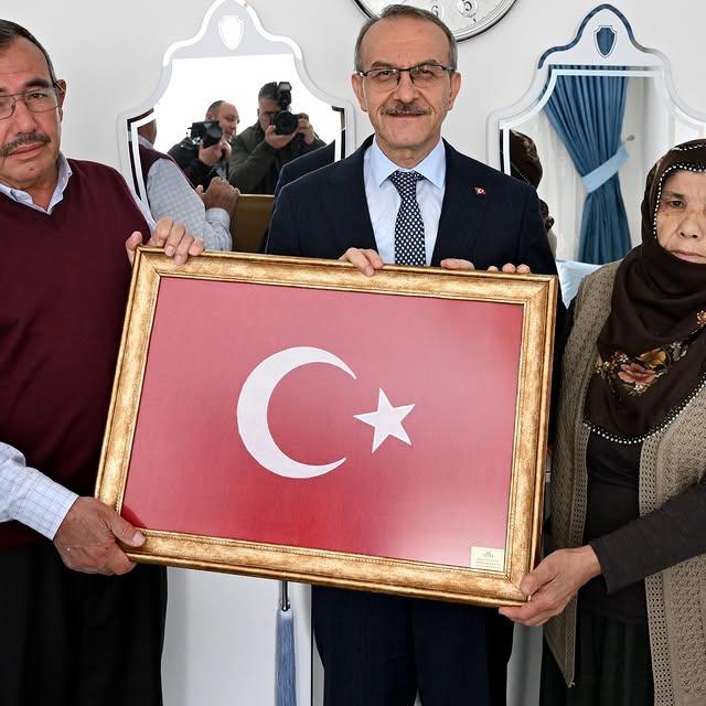 Malatya Valisi Seddar Yavuz, Şehit Polis Memuru Adem Keleş'in Ailesini Visite Ziyaret Etti