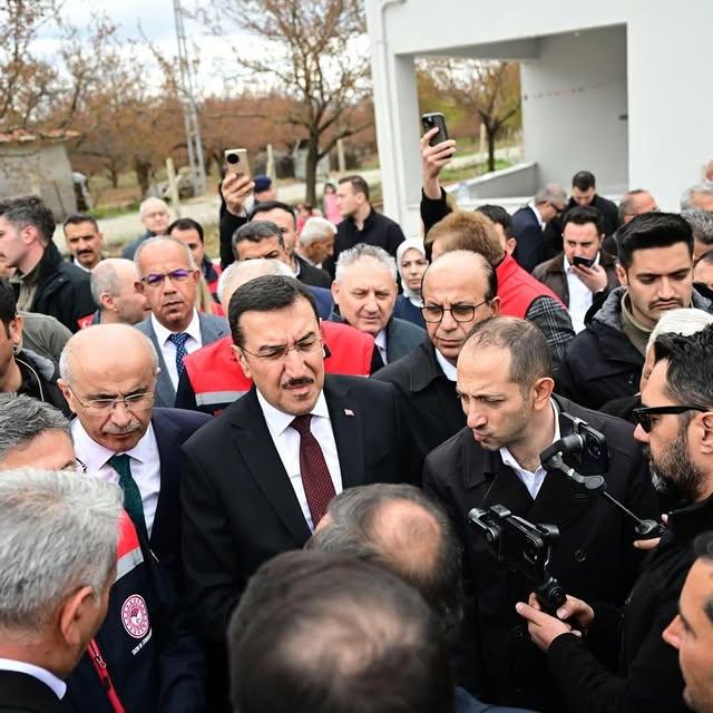 Tarım Bakanı Tüfenkci Malatya'da Kayısı Bahçelerindeki Zirai Dona İlişkin Ziyaret