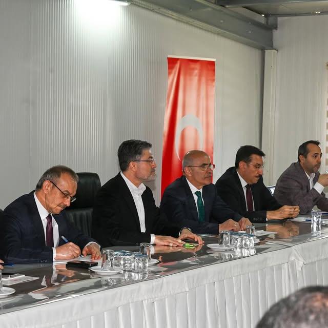 Tarım Bakanı Tüfenkci Malatya'da Zirai Don Felaketi Sonrası Personelle Buluştu