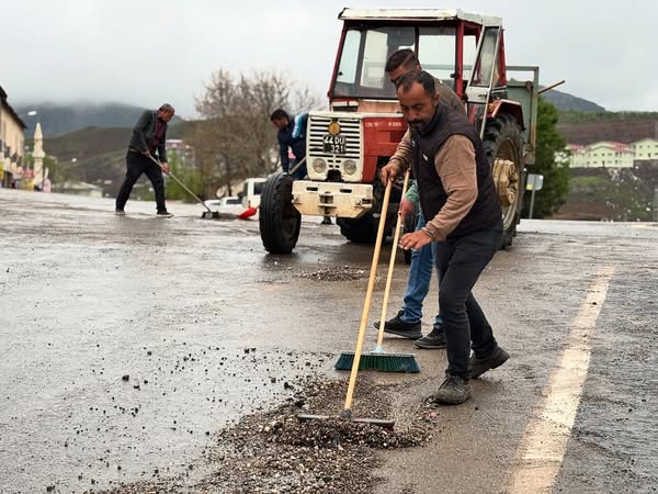 Arapgir’de Şiddetli Yağış Sonrası Temizlik Çalışmaları Başladı