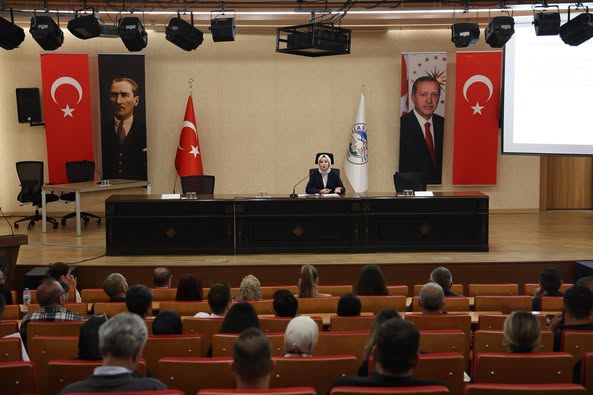 Talas Belediyesi Personeline Vatandaşlarla İletişim Eğitimi Verildi