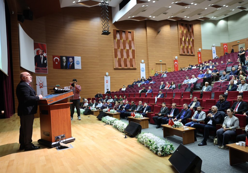 Nevşehir Hacı Bektaş Veli Üniversitesi Rektörü, Küreselleşme ve Yükseköğretim Semineri Verdi