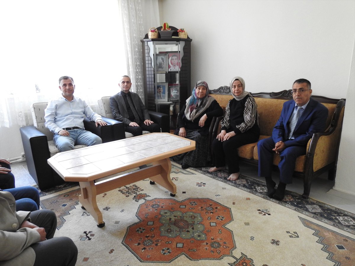 SGK İl Müdürü, Diyarbakır'da Şehit Semih Turgut'un Ailesini Ziyaret Etti