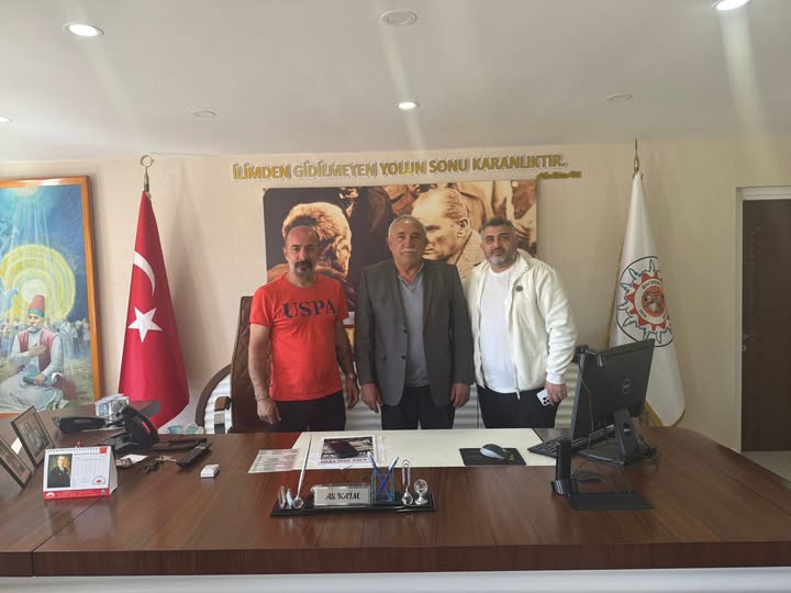 Türk Halk Müziği Sanatçısı Erdal Beyazgül, Hacıbektaş Belediyesi'ni Ziyaret Etti