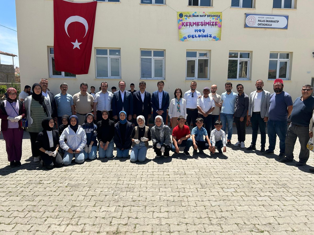 Sarıoğlan Kaymakamı Kalkanlı, Palas İmam Hatip Ortaokulu Kermesini Ziyaret Etti