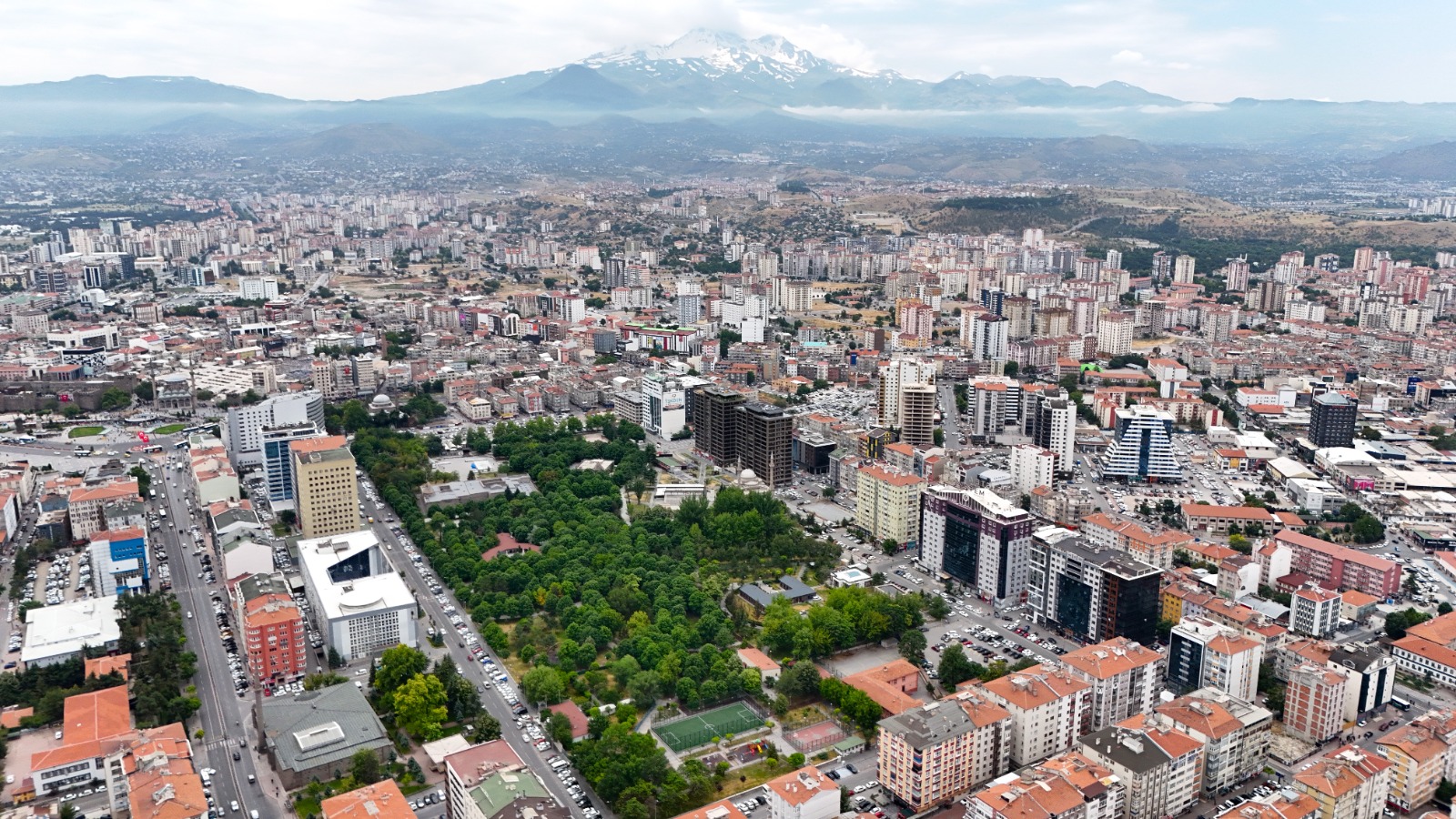 Mimarsinan Parkı 12,6 Milyon TL'lik Yenileme Projesiyle Baştan Sona Modernleşiyor
