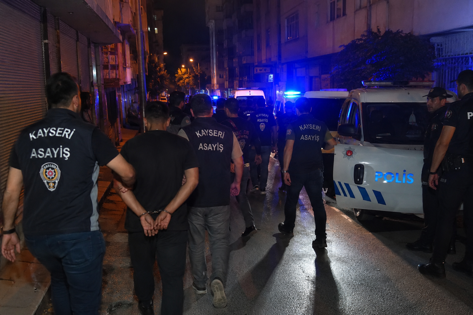 Kayseri'de Aranan Şahıslara Dev Operasyon: 95 Kişi Yakalandı